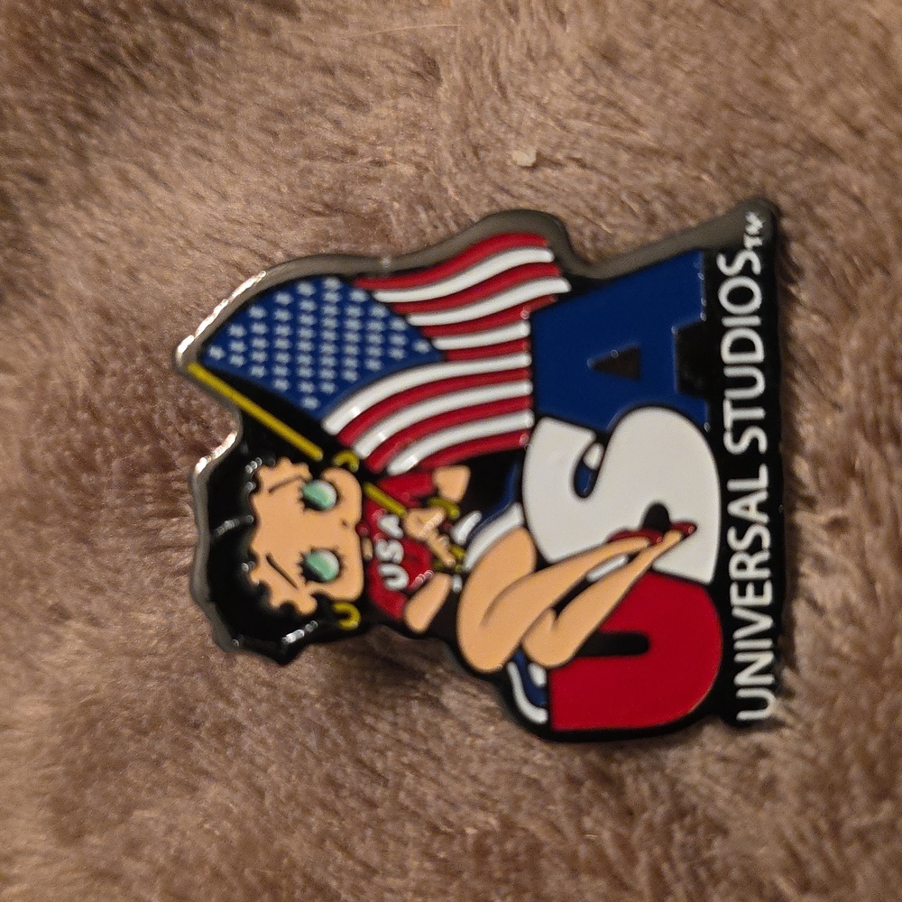 VINTAGE Universal Studios USA Flag Pin